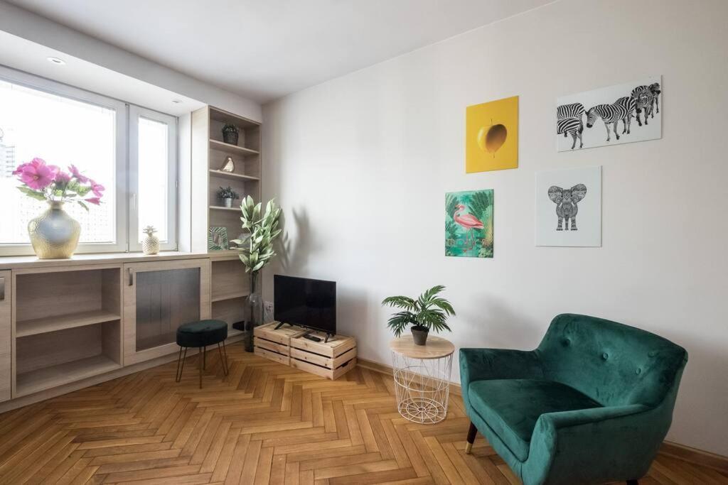 Boutique Emilii Plater 55 Two Balcony Apartment