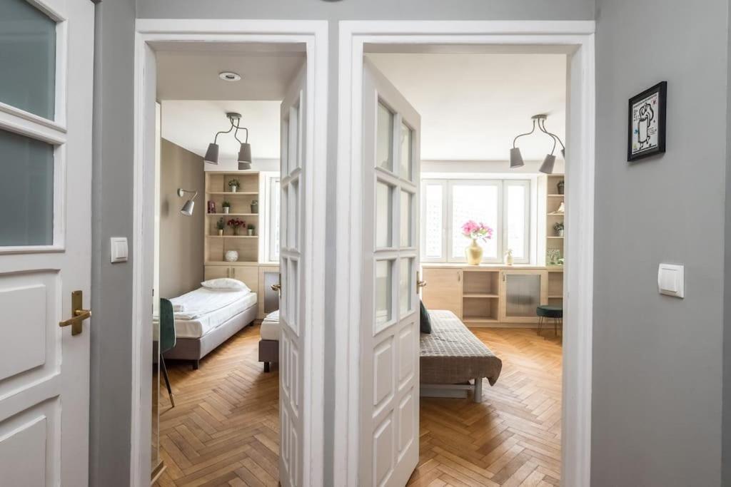Boutique Emilii Plater 55 Two Balcony * Warsaw