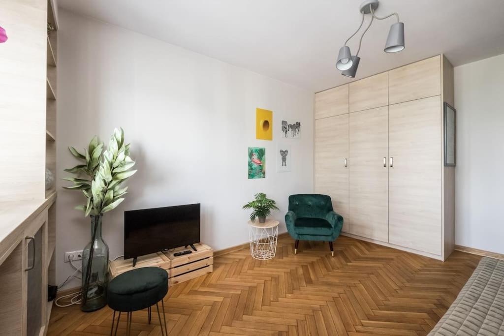 Boutique Emilii Plater 55 Two Balcony Apartment